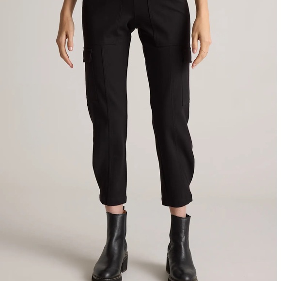 Quince Ultra-Stretch Ponte Tapered Cargo Pants- M - Picture 3 of 3